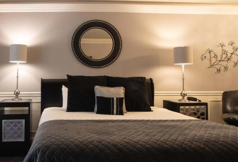 חדר דלוקס עם מרפסת נוף לים, The Anniversary Inn   Boise