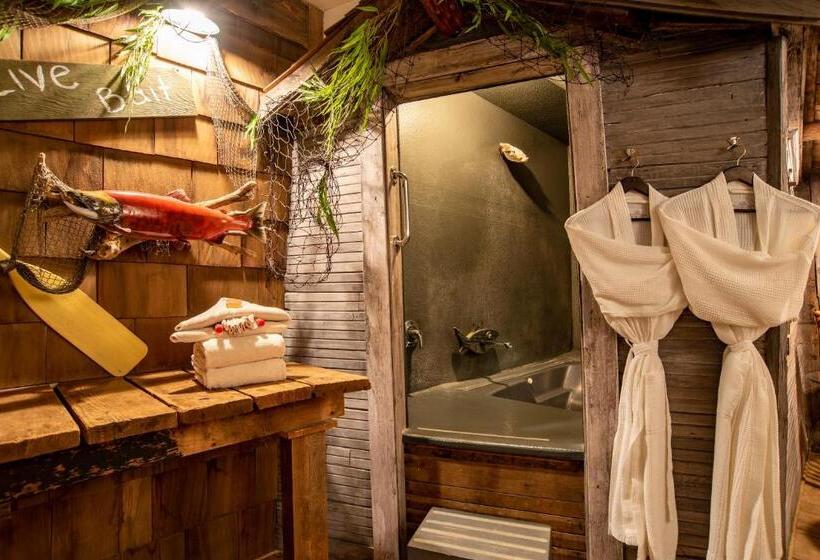 חדר דחוקס עם מיטת קינג, The Anniversary Inn   Boise