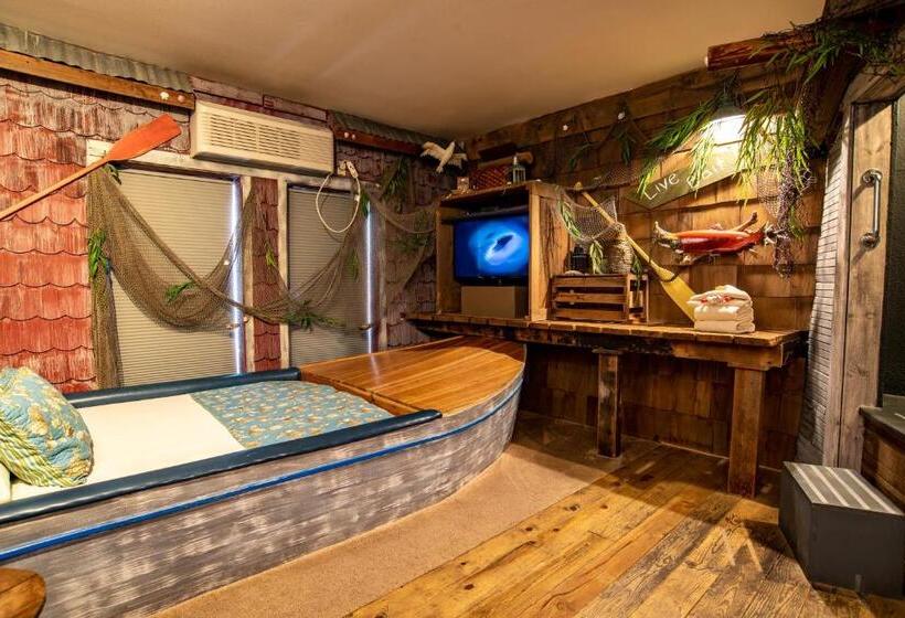 חדר דחוקס עם מיטת קינג, The Anniversary Inn   Boise