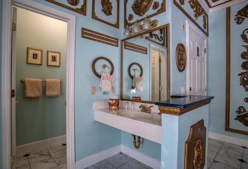 חדר סטנדרט עם מרפסת, The Anniversary Inn   Boise