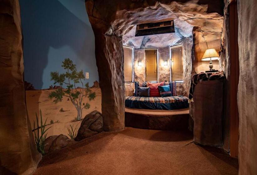 חדר סטנדרט נוף לים עם מרפסת, The Anniversary Inn   Boise