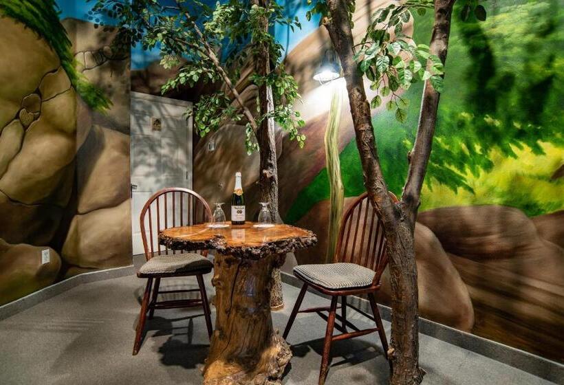 חדר סטנדרט עם מיטת קינג, The Anniversary Inn   Boise