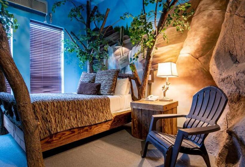 キングサイズベッドのスタンダードルーム, The Anniversary Inn   Boise