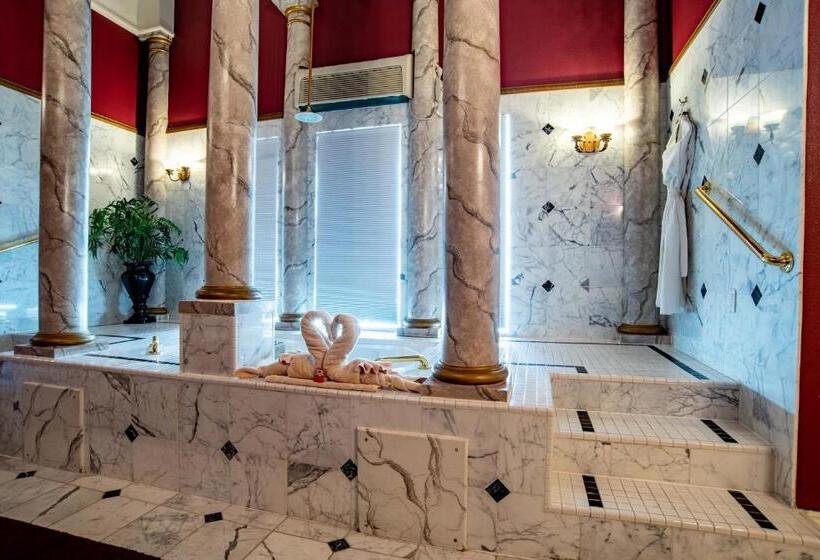 חדר סופריור עם מיטת קינג, The Anniversary Inn   Boise