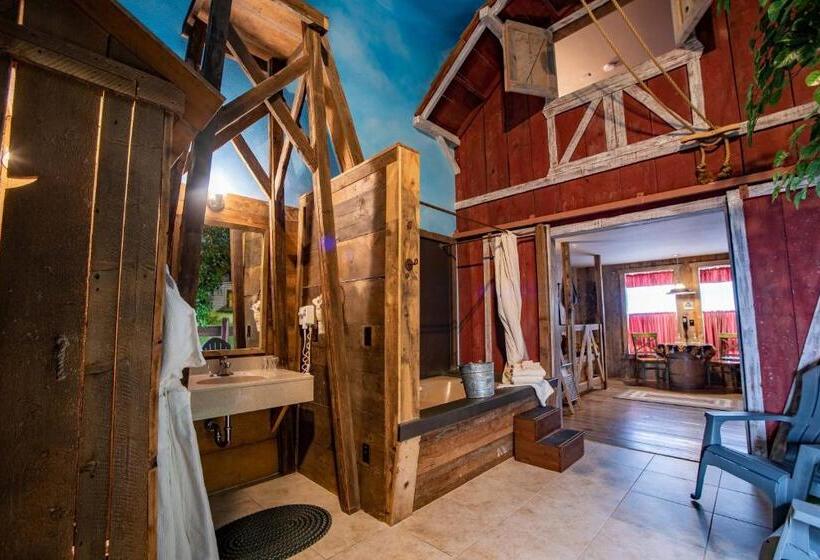 חדר סטנדרט נוף לבריכה, The Anniversary Inn   Boise