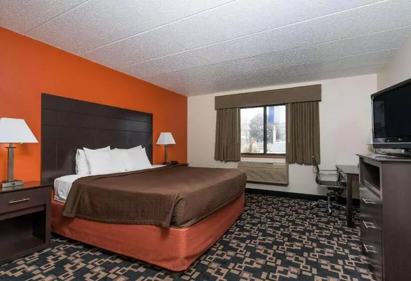 اتاق استاندارد با تخت بزرگ برای معلولان, Baymont By Wyndham Bloomington Msp Airport