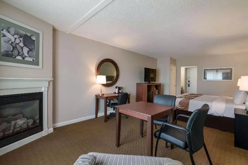 Standard-huone King-vuode, Quality Inn & Suites
