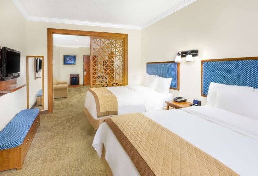 سوییت, Wyndham Garden Baronne Plaza