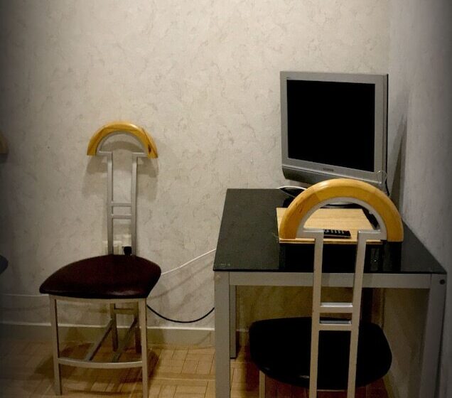 استودیوی استاندارد, Very