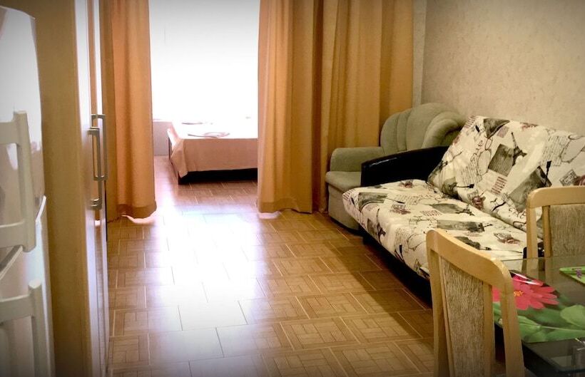 استودیوی استاندارد, Very