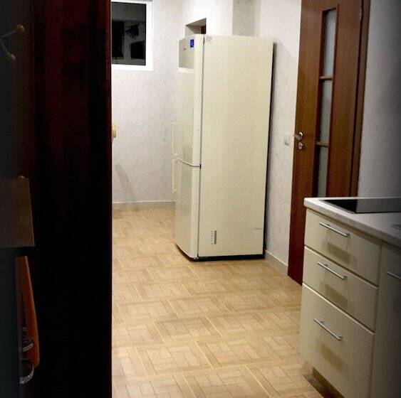 استودیوی استاندارد, Very