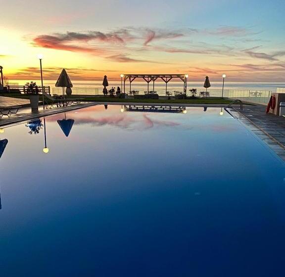 غرفة إقتصادية رباعية, Nautica Hotel Apartments