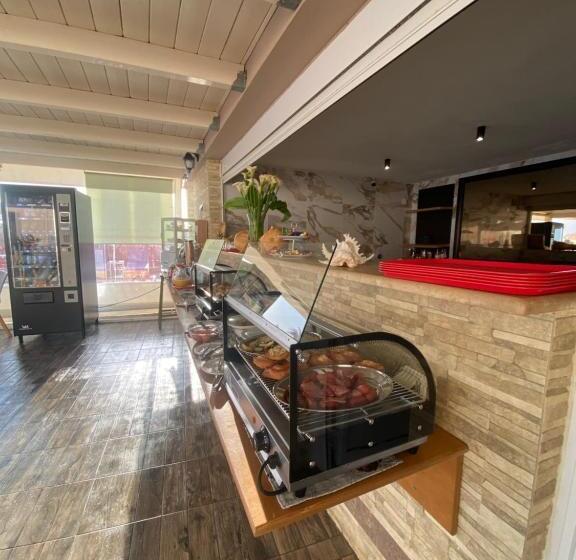 غرفة إقتصادية رباعية, Nautica Hotel Apartments