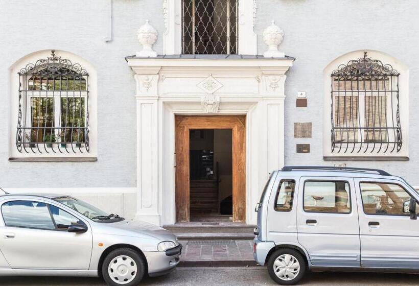 اتاق لوکس, Bolzano Rooms