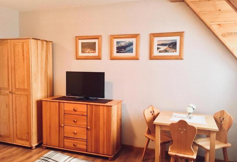 اتاق استاندارد سه نفره, Zakopane Stop