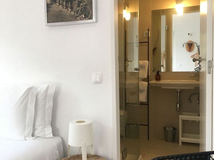 آپارتمان عادی 1 خوابه, Azen Cool House