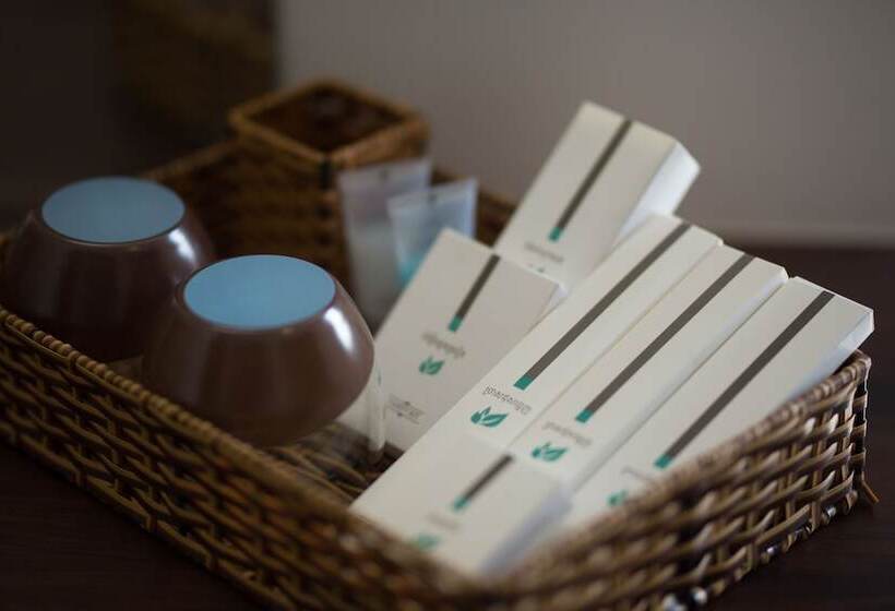 Семейный Номер, Kuch Oudom