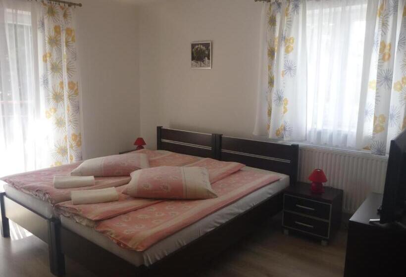 اتاق استاندارد با بالکن, Ośrodek Wypoczynkowy Nad Stawem Holiday Resort By The Lake Erholungsheim Am See Prázdninový Dů