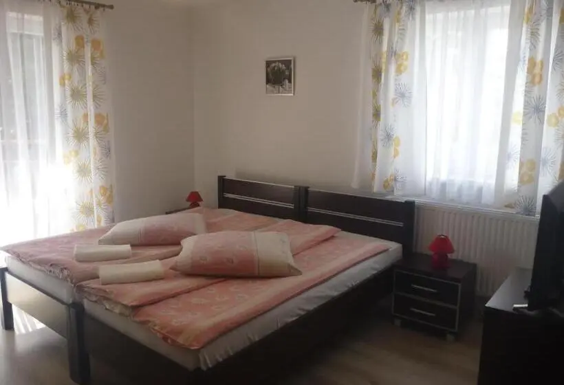 Standard-huone Järvinäkymä, Ośrodek Wypoczynkowy Nad Stawem   Holiday Resort By The Lake   Erholungsheim Am See   Prázdninový Dů