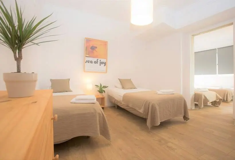 スタンダード4人部屋, Amar Hostel & Suites