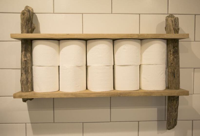 تختخواب در اتاق مشترک, Amar Hostel & Suites