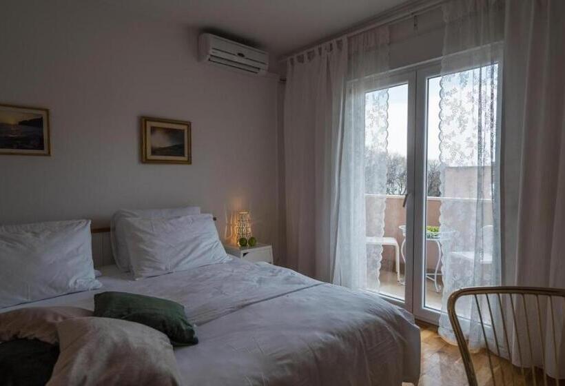 Quarto Estandar, Guest House Lana 1