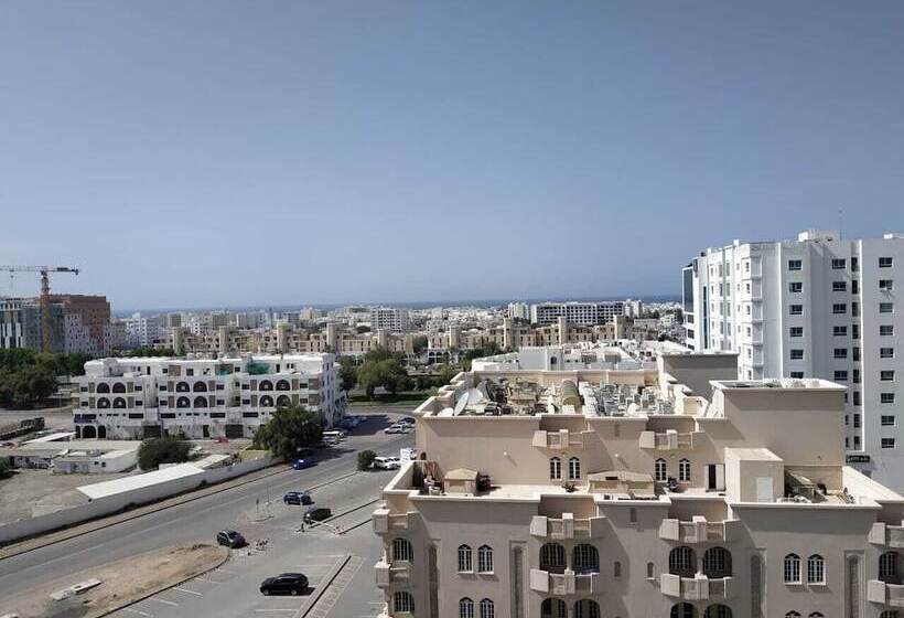 استودیوی استاندارد, Savoy Grand Hotel Apartments