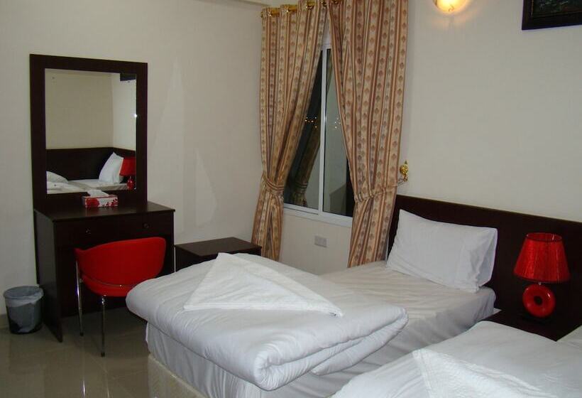 استودیوی استاندارد, Savoy Grand Hotel Apartments