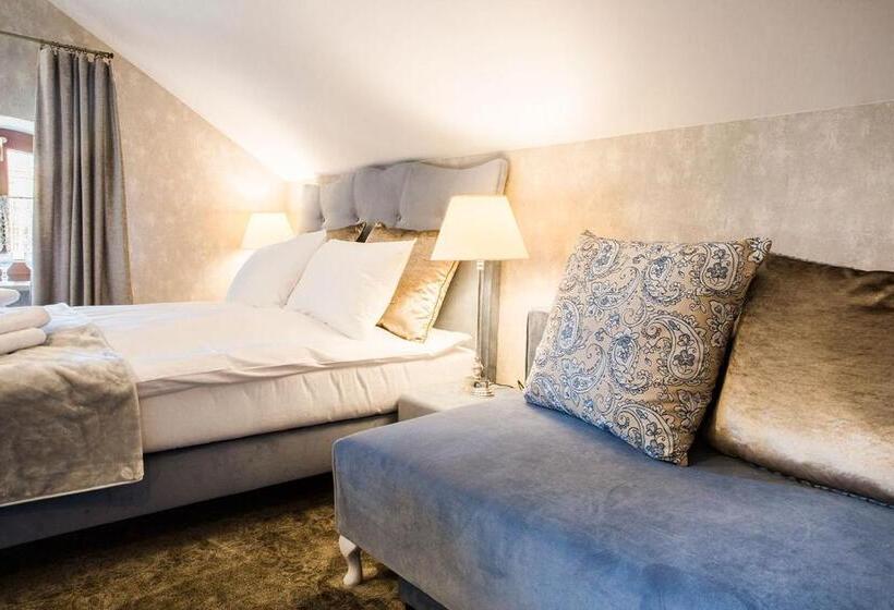 חדר סטנדרט לשלושה עם טרסה, Villa Mistral