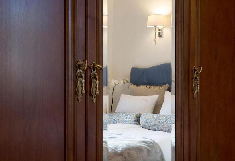 סוויטה עם טרסה, Villa Mistral