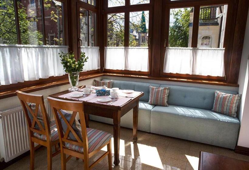 סוויטה עם טרסה, Villa Mistral