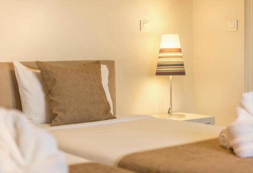 ویلای یک اتاق خوابه با استخر شنا, Villas Palm