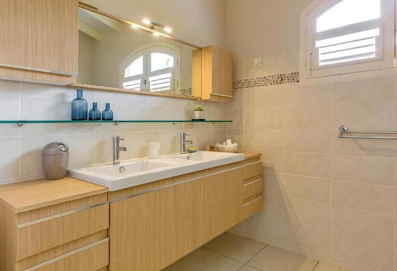 ویلای یک اتاق خوابه با استخر شنا, Villas Palm