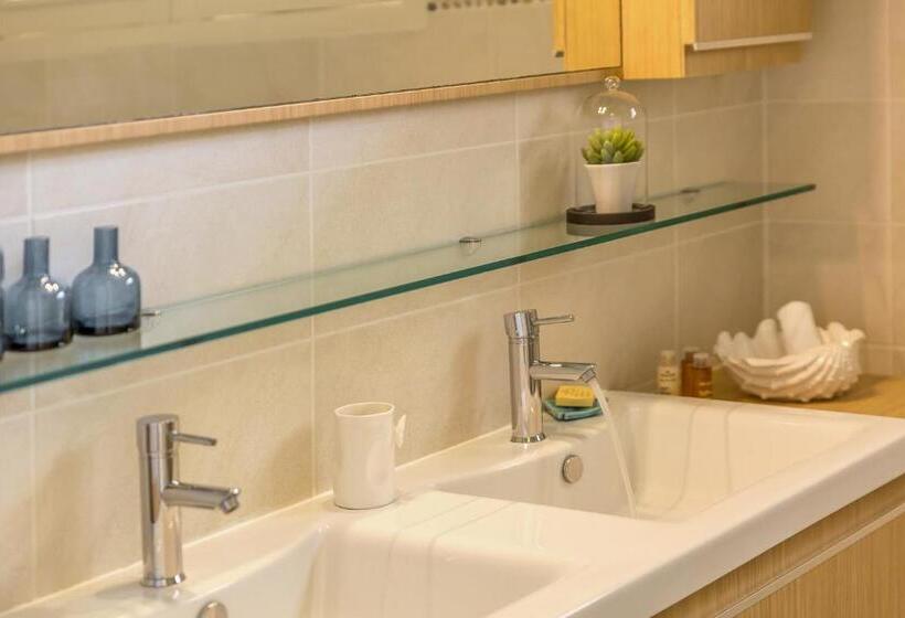 ویلای یک اتاق خوابه با استخر شنا, Villas Palm