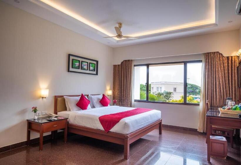 اتاق لوکس, Jenneys Residency