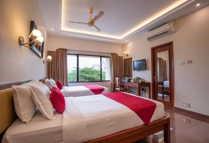 اتاق لوکس, Jenneys Residency