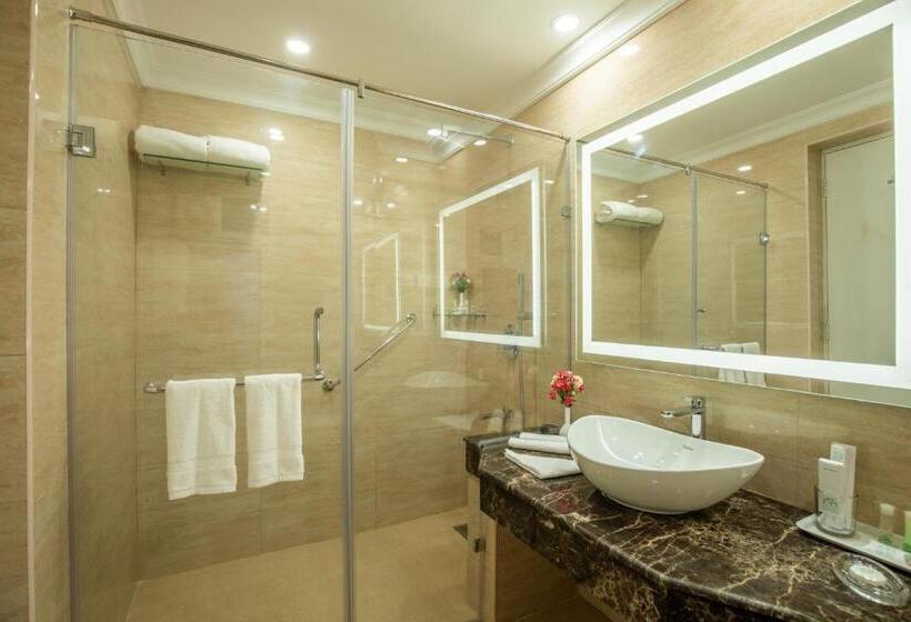 سوییت, Jenneys Residency