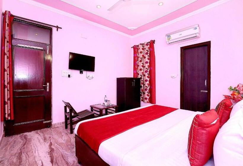 اتاق کلاسیک سه تخته, Vansh Palace