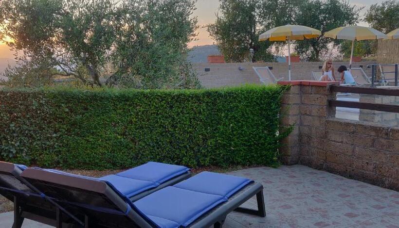 اتاق لوکس با بالکن, Locanda Mossa Dei Barbari