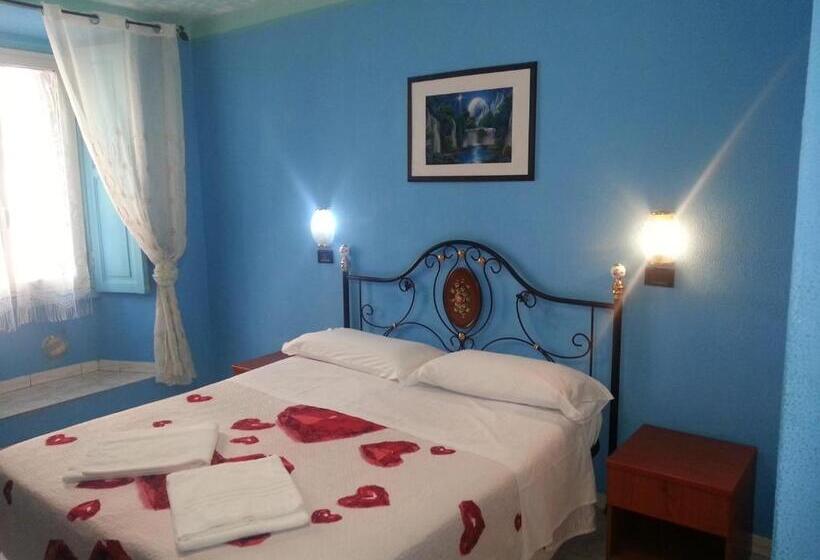 اتاق استاندارد, Roxena House