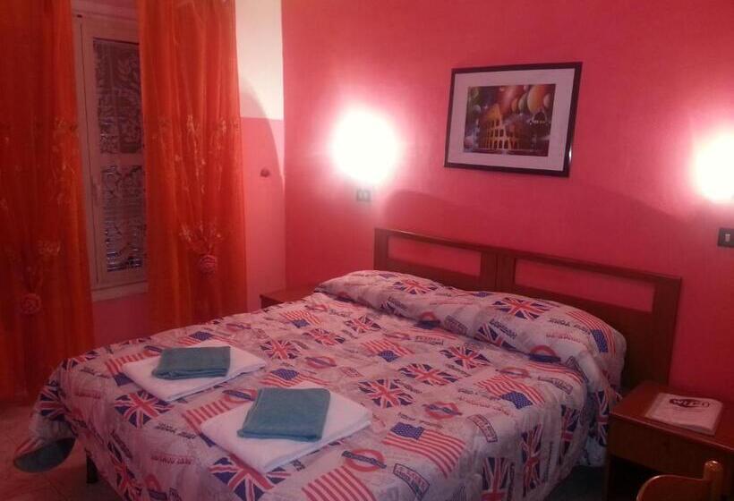 اتاق استاندارد, Roxena House