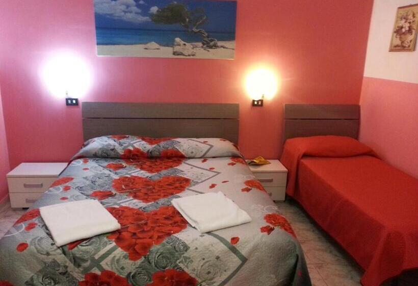 اتاق استاندارد سه نفره, Roxena House