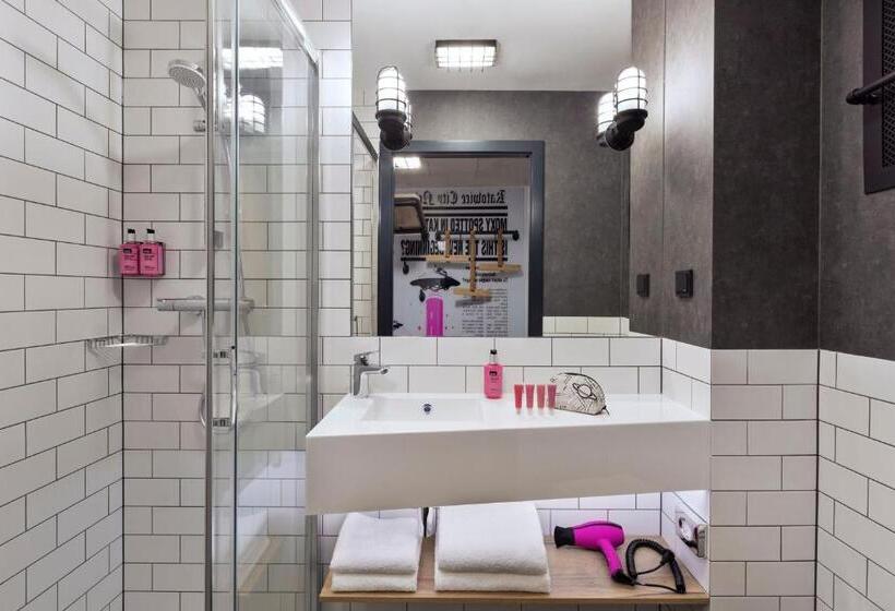 اتاق استاندارد, Moxy Katowice Airport