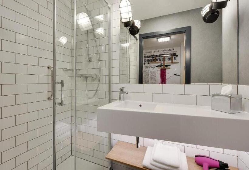 اتاق استاندارد, Moxy Katowice Airport