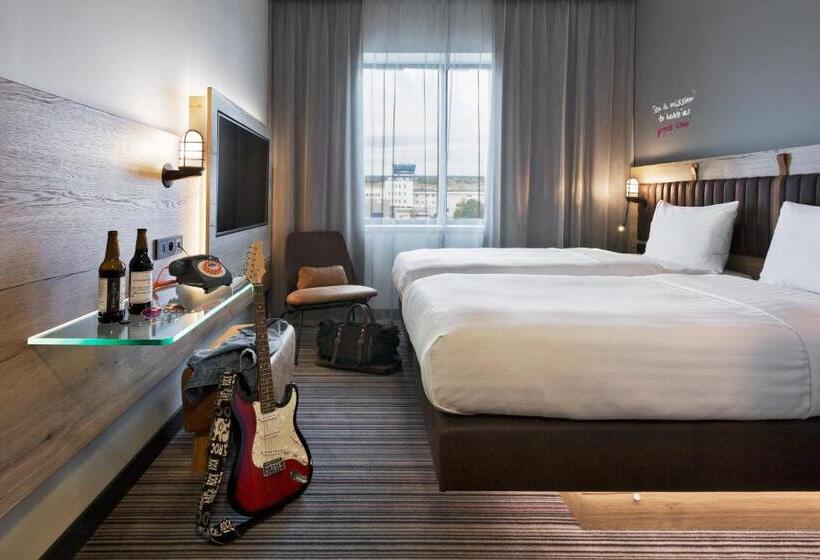 اتاق استاندارد, Moxy Katowice Airport