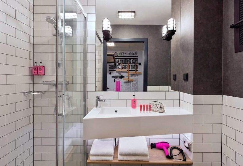 اتاق استاندارد, Moxy Katowice Airport