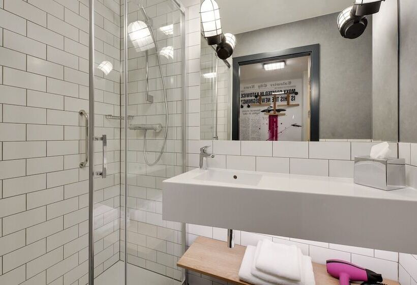 اتاق استاندارد, Moxy Katowice Airport