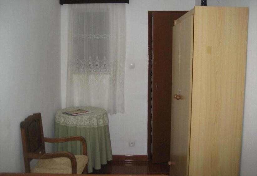 اتاق استاندارد یک تخته با سرویس بهداشتی مشترک, Residencia Do Norte