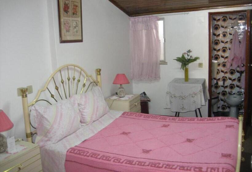 اتاق استاندارد با سرویس بهداشتی مشترک, Residencia Do Norte