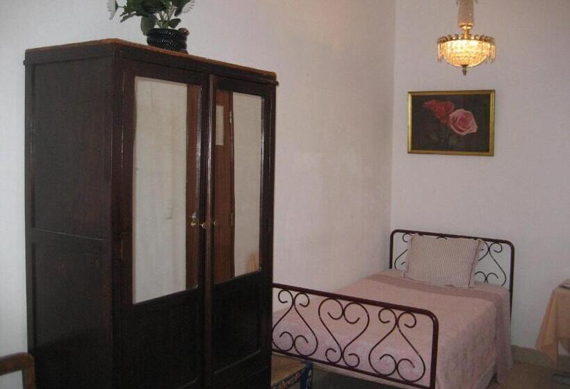 اتاق استاندارد سه تخته با سرویس بهداشتی مشترک, Residencia Do Norte